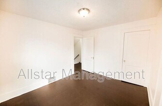 284 Gordon Dr in Akron, OH - Building Photo - Building Photo