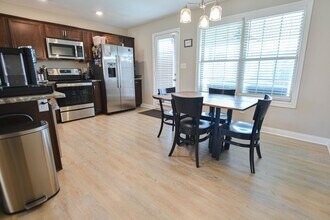 1050 Whitney Dr in Clarksville, TN - Building Photo - Building Photo