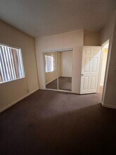 4711 Honduras St, Unit 1 in Los Angeles, CA - Foto de edificio - Building Photo