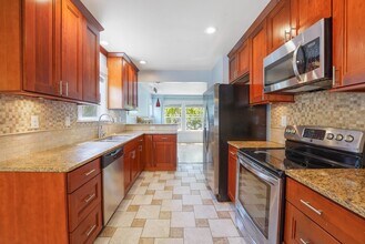 2130 Dexter Ave N in Seattle, WA - Building Photo - Building Photo