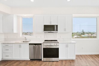 4505 Illinois Street - North Parks Newest in San Diego, CA - Foto de edificio - Building Photo