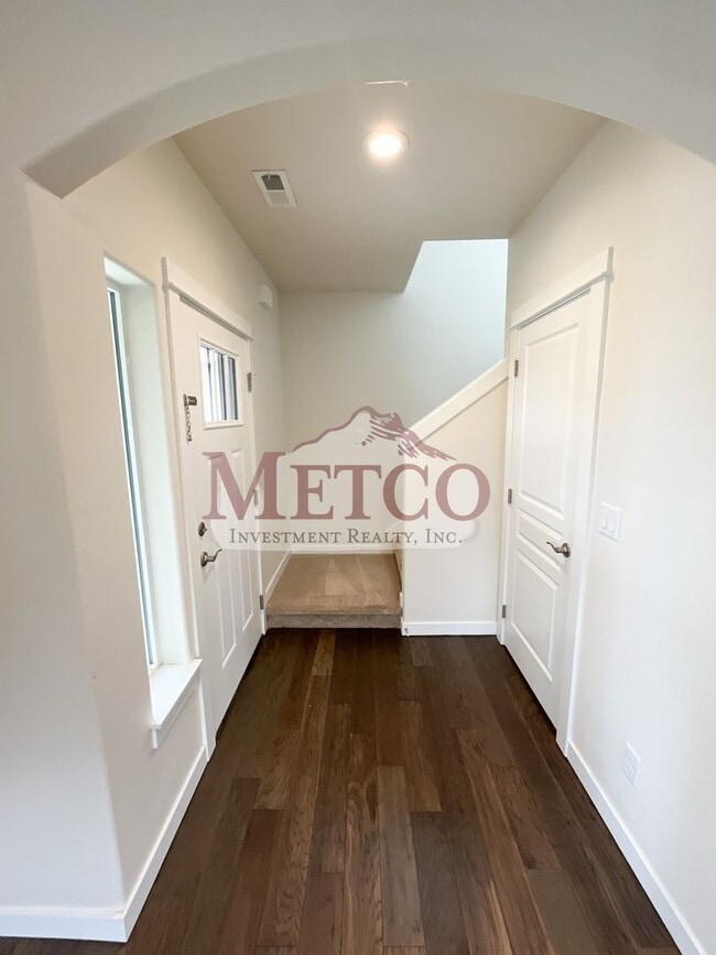 32902 E McKenzie St in Eugene, OR - Building Photo - Building Photo