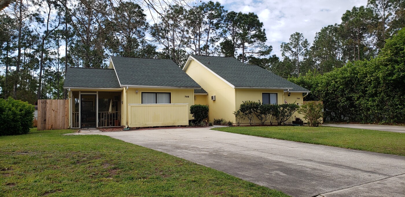 76 Plain View Dr in Palm Coast, FL - Building Photo