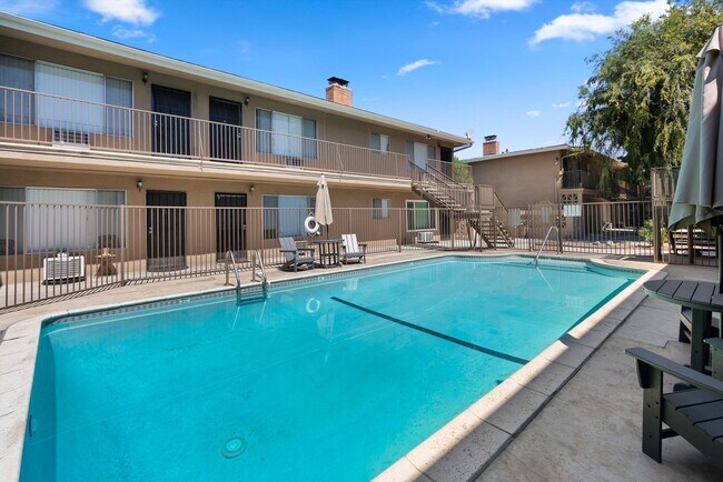 School Circle Apartments - Riverside, CA in Riverside, CA - Building Photo - Building Photo