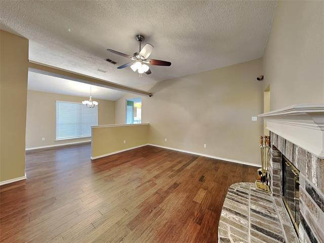 5558 Heatherglen Terrace in Fort Worth, TX - Building Photo - Building Photo