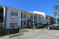 Bordeaux Village Condominiums in Tampa, FL - Building Photo - Building Photo