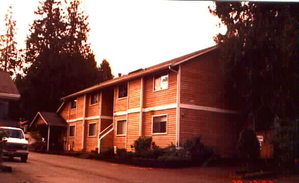 2332 Howard St in Everett, WA - Foto de edificio