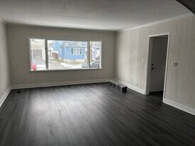 70 Ivanhoe Rd in Cheektowaga, NY - Building Photo