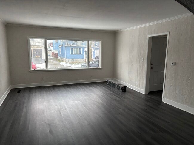 property at 70 Ivanhoe Rd