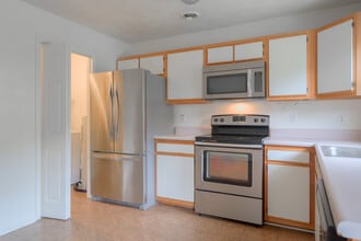 907 Giles Rd in Blacksburg, VA - Building Photo - Building Photo