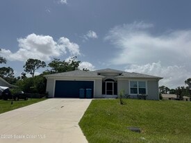 1370 Van Dyke Ave SE in Palm Bay, FL - Building Photo