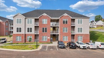 The Vista at Orchards in Roanoke, VA - Building Photo