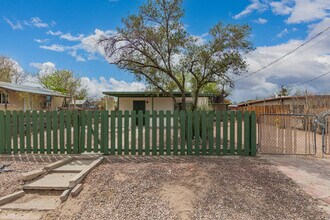 1137 N Yucca St in Tucson, AZ - Building Photo - Building Photo
