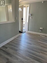 7384 Heximer Ave in Niagara Falls, ON - Building Photo - Building Photo