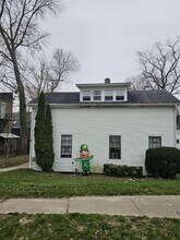 6 Forest Pl, Unit Rear in Fredonia, NY - Building Photo - Building Photo