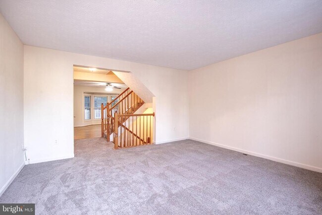 5 Weyanoke Ct in Pikesville, MD - Foto de edificio - Building Photo