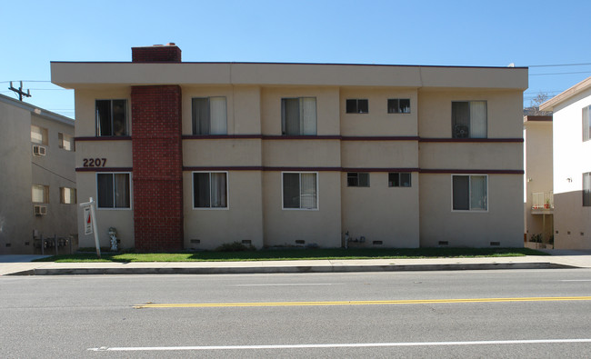 2207 Verdugo Rd in Glendale, CA - Foto de edificio - Building Photo