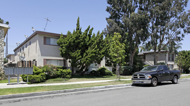 Park Village Apartments in Fullerton, CA - Building Photo - Building Photo