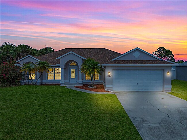 3925 SW Helmlinger St in Port St. Lucie, FL - Building Photo - Building Photo