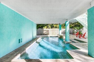 4605 Gulf Dr in Holmes Beach, FL - Building Photo - Building Photo