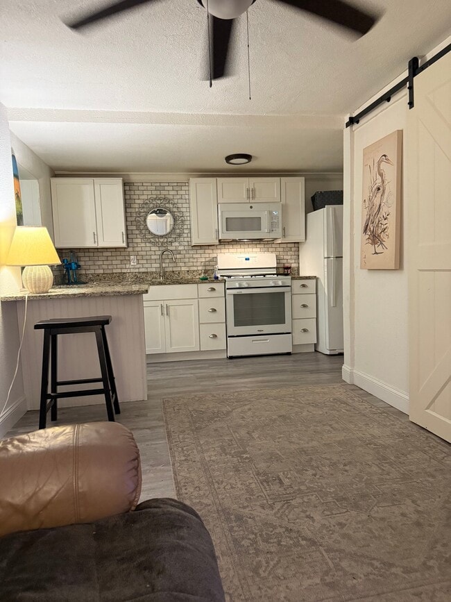 property at 21 S Hollywood Ave