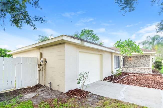 426 Iowa Woods Cir E in Orlando, FL - Foto de edificio - Building Photo