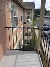 2550 N Alafaya Trail in Orlando, FL - Foto de edificio - Building Photo