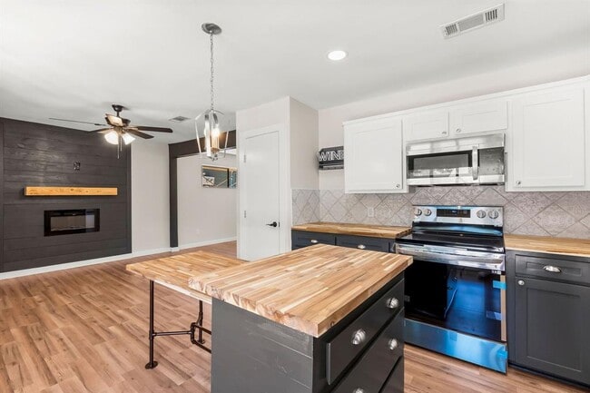 property at 41 Harbour Row Dr
