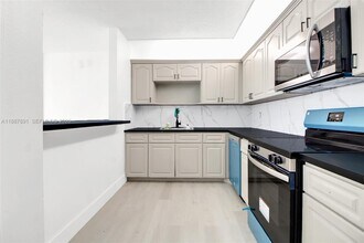 14850 Naranja Lakes Blvd in Homestead, FL - Building Photo - Building Photo