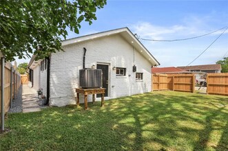 2200 Carnot St in New Orleans, LA - Building Photo - Building Photo