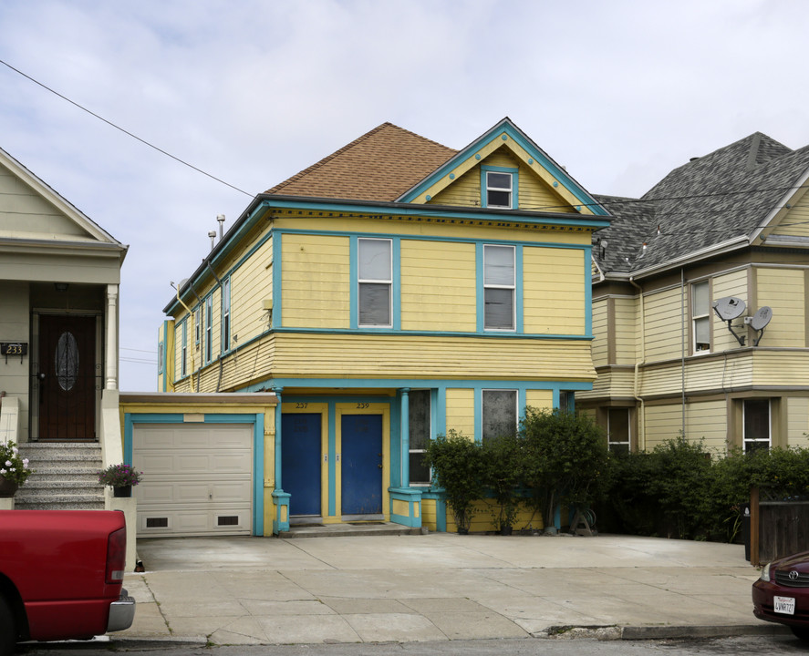 237 Miramar Ave in San Francisco, CA - Building Photo