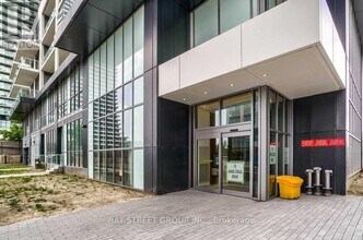 70 Annie Craig Dr in Toronto, ON - Building Photo - Building Photo