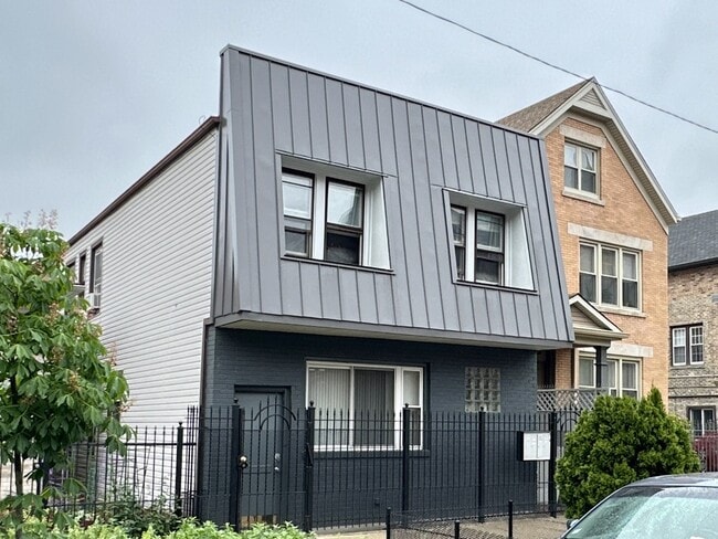 3650 W George St, Unit J08P