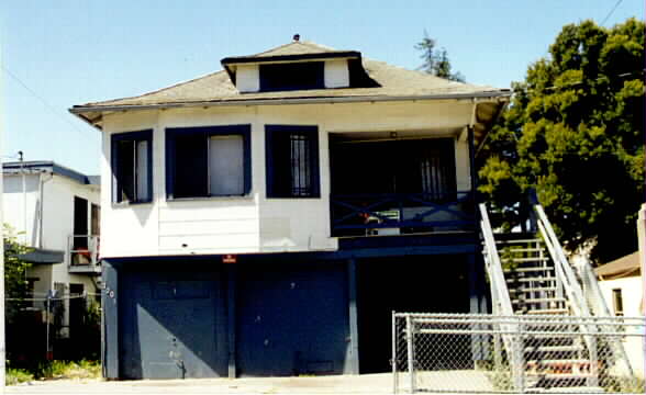 2201 E 24th St in Oakland, CA - Building Photo - Building Photo