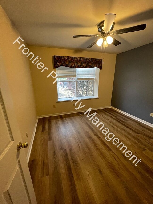 2116 Doe Run Dr in Arnold, MO - Building Photo - Building Photo