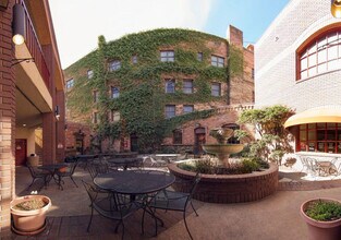 300 Main St in Placerville, CA - Foto de edificio - Building Photo