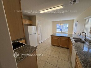 13014 W Hearn Rd in El Mirage, AZ - Building Photo - Building Photo