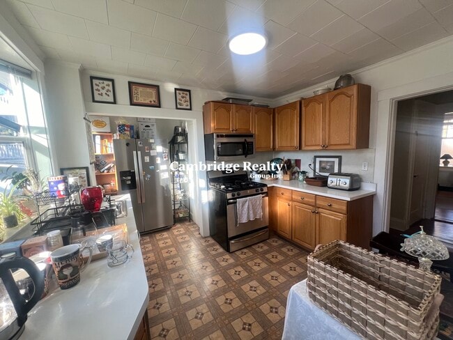 10 Townsend Rd, Unit 1B in Belmont, MA - Foto de edificio - Building Photo