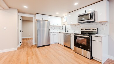 2106 Oakes Ave in Everett, WA - Building Photo - Building Photo