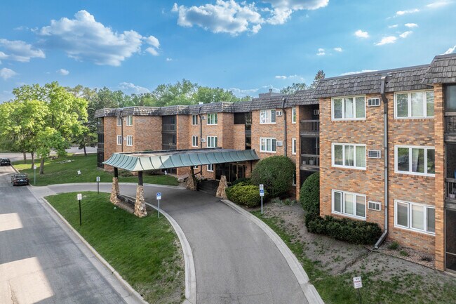3200 Virginia Ave S in Minneapolis, MN - Building Photo - Building Photo