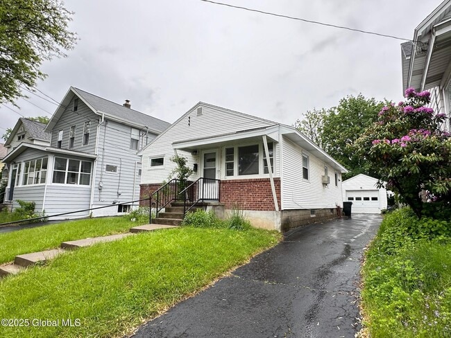 property at 7 Fullerton St