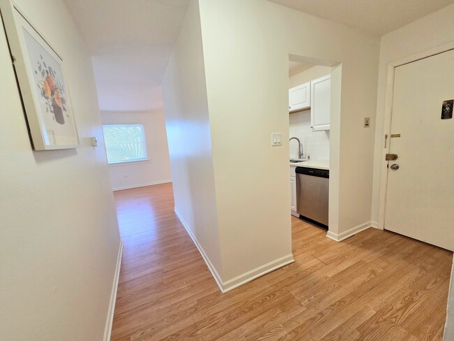 889 Trace Dr in Buffalo Grove, IL - Building Photo - Building Photo