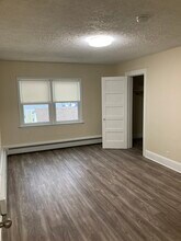 83 Connecticut Blvd, Unit 83 3rd floor in East Hartford, CT - Foto de edificio - Building Photo