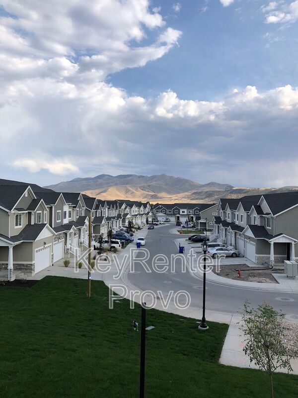 1732 W Eaglewood Dr in Saratoga Springs, UT - Building Photo - Building Photo