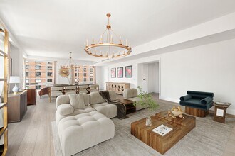 200 E 95th St in New York, NY - Building Photo - Building Photo
