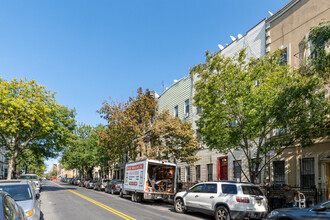 1502 Dekalb Ave in Brooklyn, NY - Foto de edificio - Building Photo