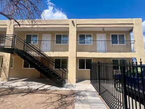 915 Alvarado Dr SE-Unit -5 in Albuquerque, NM - Building Photo - Building Photo