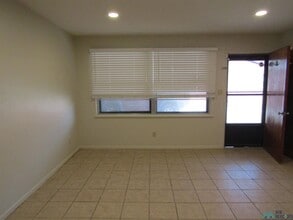 1402 W Briscoe Ave in Artesia, NM - Building Photo - Building Photo
