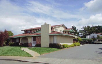 730 Pope Dr in Vallejo, CA - Foto de edificio - Building Photo