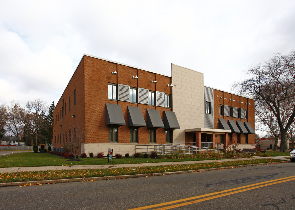 Glamorgan Apartments in Alliance, OH - Building Photo